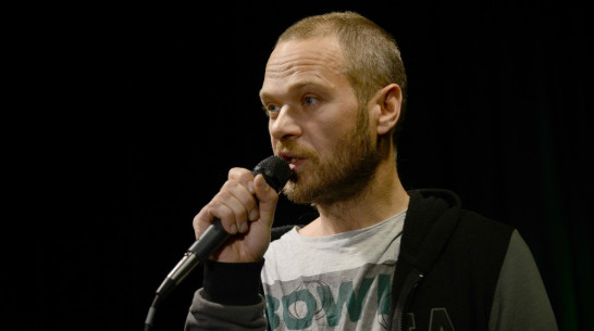 Поэт Владимир Горохов в Воронеже прочел стихи о цене на прищепки