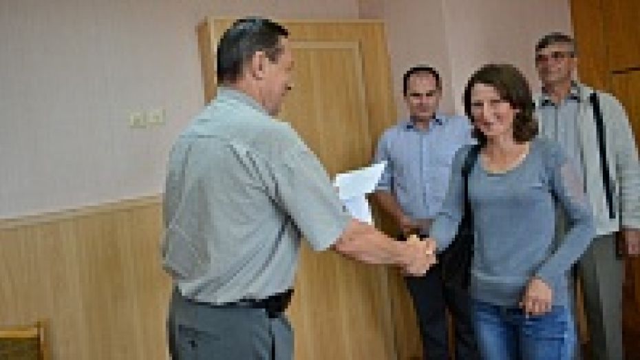 В Воробьевском районе пять семей получили сертификаты на приобретение жилья