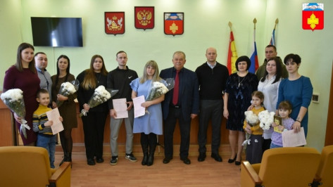 Свидетельства о праве на соцвыплаты для улучшения жилищных условий получили 8 кантемировских семей