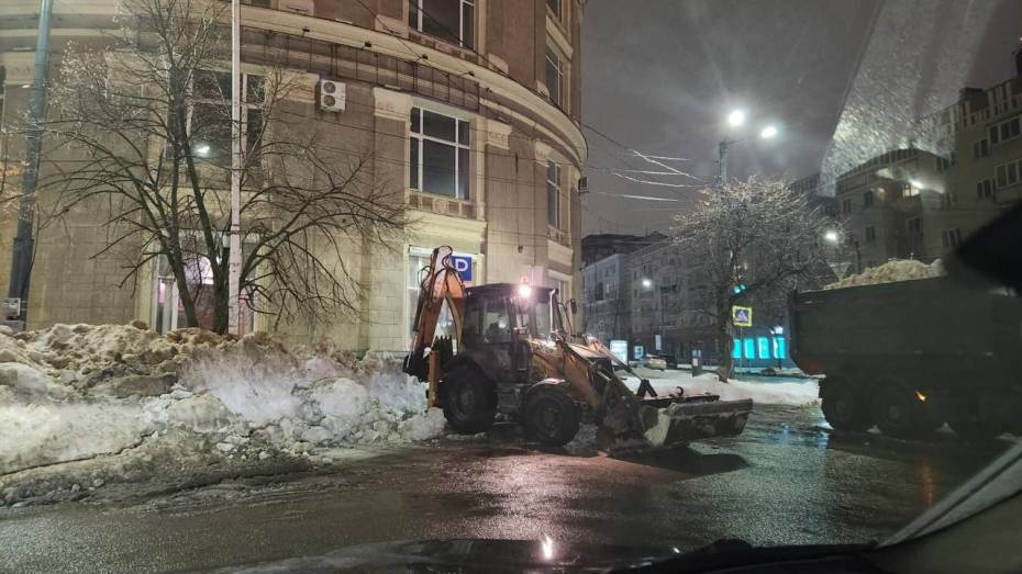 Воронежцам рассказали о нюансах уборки городских платных парковок