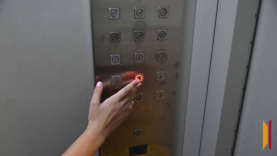 Почти 200 лифтов заменили в 56 воронежских многоквартирных домах