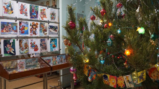 В Грибановском музее выставили около 500 советских новогодних игрушек из частной коллекции