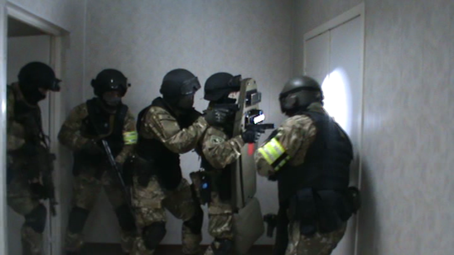 Оперативники ФСБ провели учения в воронежском диагностическом центре 
