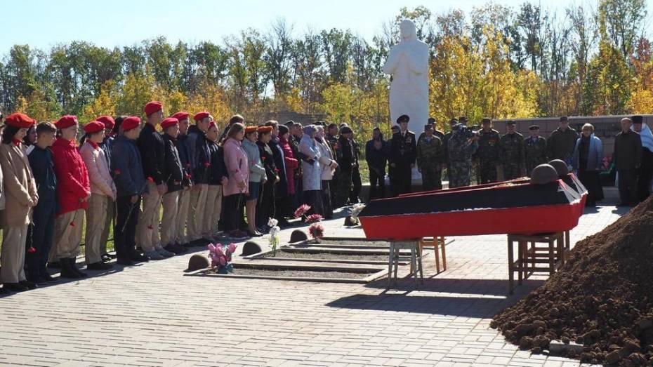 В Богучаре перезахоронили останки 31 красноармейца