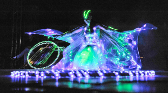 Воронежцы зажгли огненную надпись LightON на берегу водохранилища