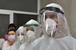 На войну с коронавирусом бросили более 9 тыс воронежских медиков