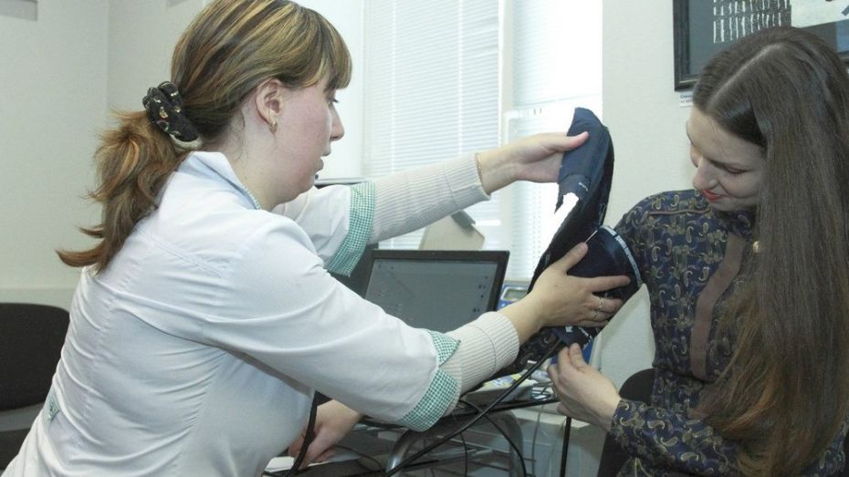 Четыре воронежских поликлиники изменят формат работы с пациентами и персоналом