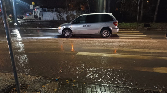 В Воронеже минивэн сбил 10-летнюю девочку на пешеходном переходе