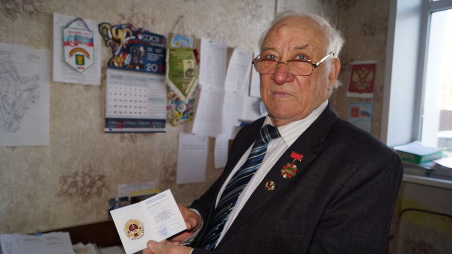 В Хохольском районе 3 пенсионера получили золотые знаки ГТО