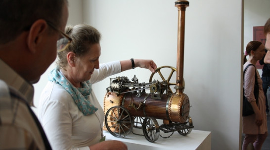 На открытии Платоновского фестиваля воронежцам показали локомобиль