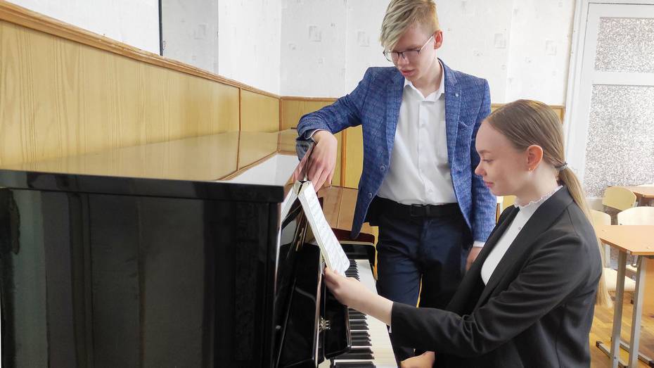 В Боброве училище культуры получило 9 млн рублей на оборудование и музыкальные инструменты