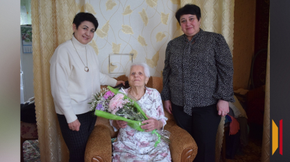 «Мечтаю вставить в глаза хрусталики и вновь увидеть мир». Жительница воронежского поселка Зоя Данишевская отметила столетний юбилей