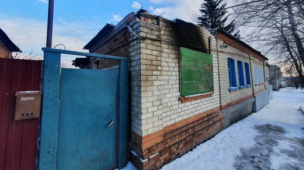 При пожаре в двухквартирном доме в Острогожске погибла 49-летняя женщина