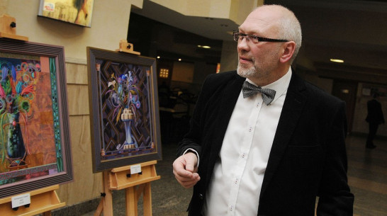 Латвийский художник Артис Буте привез в Воронеж картины в стиле ар-деко