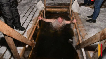 Стало известно, сколько воронежцев планируют окунуться в купели на Крещение