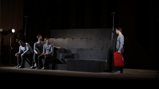 Воронежцам показали «беременных» мужчин