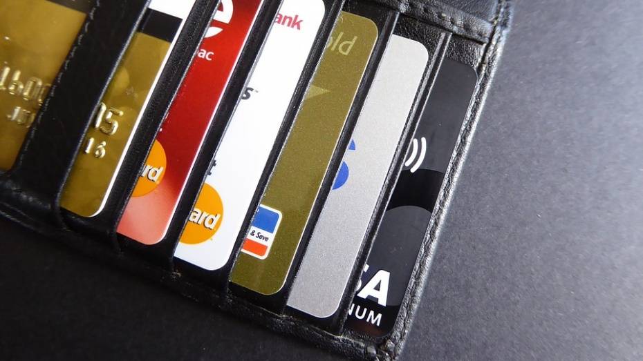 Банки стали чаще выдавать кредитные карты жителям Воронежской области