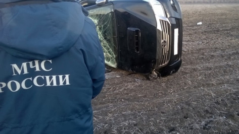 В Воронежской области Toyota улетела в кювет: погибла женщина