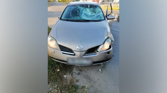 В Воронежской области мопед врезался в Nissan: ранен водитель