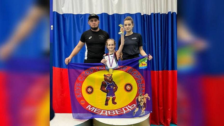 Лискинцы завоевали 13 золотых медалей на межрегиональном турнире по вольной борьбе