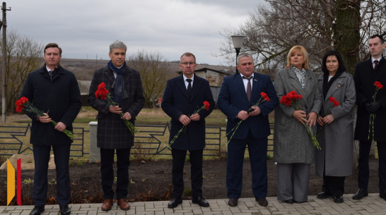 В Воронежской области почтили память генерала Лизюкова на месте его гибели
