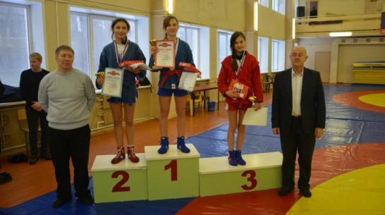 Семилукская самбистка победила в областных соревнованиях