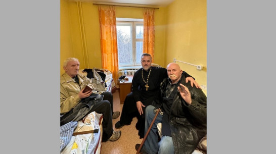 Россошанские волонтеры помогли вывезти из разрушенного города в ЛНР двух пенсионеров-инвалидов