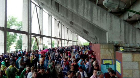 Ливень прервал матч «Факела» с «Шинником» в Воронеже