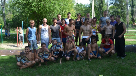 Кантемировские подростки организовали в селе турнир по уличной гимнастике