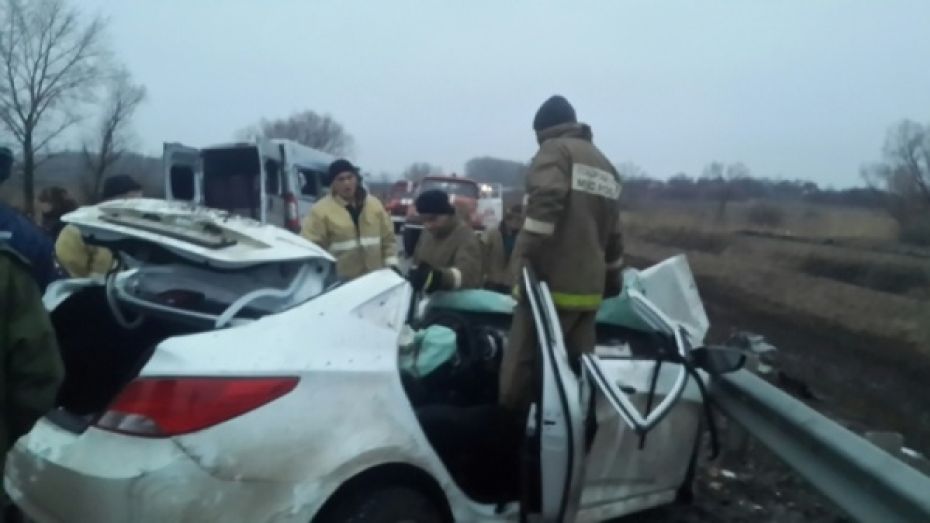 Полиция возбудила дело о гибели 3 человек в ДТП с маршруткой в Воронежской области 