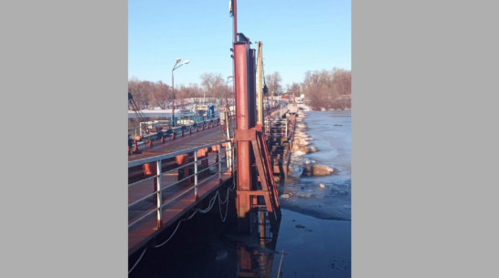 Движение по наплавному мосту в Верхнемамонском районе возобновили