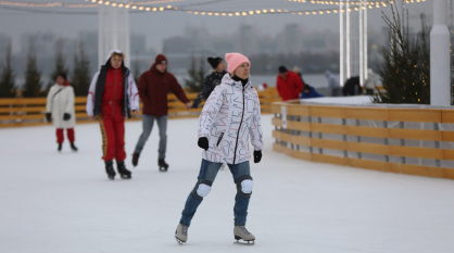 Воронежцам напомнили режим работы катка на Адмиралтейской площади в праздничные дни