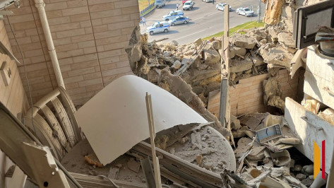 «Проснулся и увидел, что ноги посечены осколками»: очевидцы – о падении БПЛА на дом в центре Воронежа