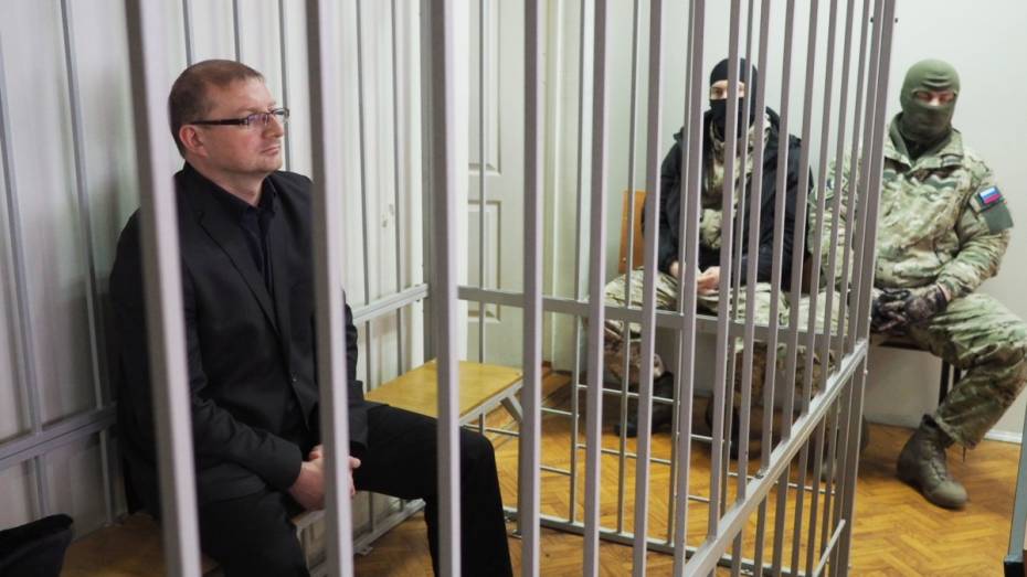 Воронежский суд начал рассмотрение ходатайства следствия об аресте Антона Шевелева