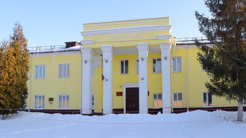 В Семилуках коммунальщики запустили отопление в районный дворец культуры