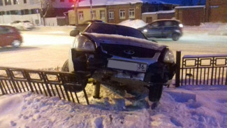 В Воронеже в аварии пострадала беременная девушка