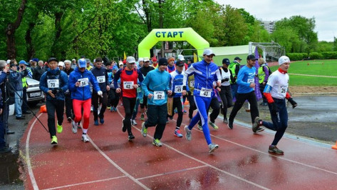 Дебютанты всероссийского сверхмарафона из Воронежа пробежали сутки под дождем 