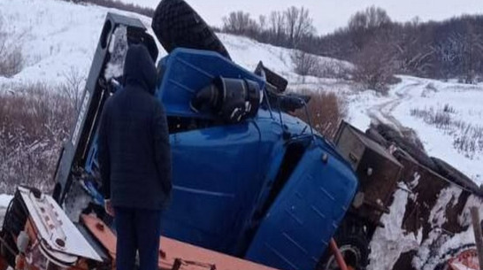 В полиции рассказали подробности смертельного ДТП с автокраном в Воронежской области