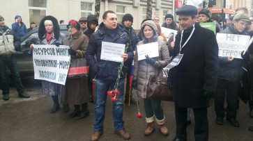На марш памяти Бориса Немцова собрались более сотни воронежцев