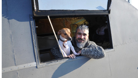 Все свое вожу с собой. В Воронеже побывал путешественник с самодельным домом на колесах 