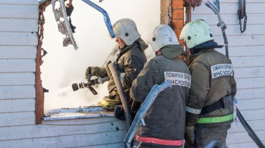 В Воронежской области на пожаре в доме погиб сын хозяйки