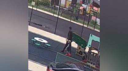 В Воронеже незнакомец пытался увести 3-летнего ребенка из двора ЖК «Современник»: видео