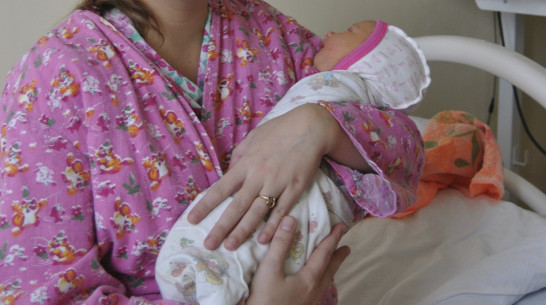 В Семилукском районе в январе число новорожденных мальчиков вчетверо превысило число девочек