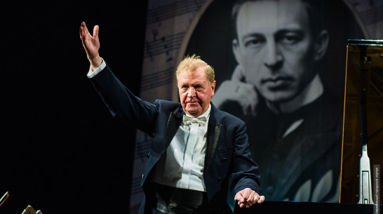 Главный дирижер Воронежской филармонии награжден почетным знаком «За добросовестный труд и профессионализм»