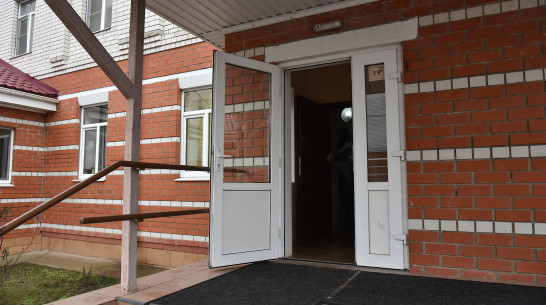 В 5 воронежских райбольницах свернули койки для COVID-пациентов