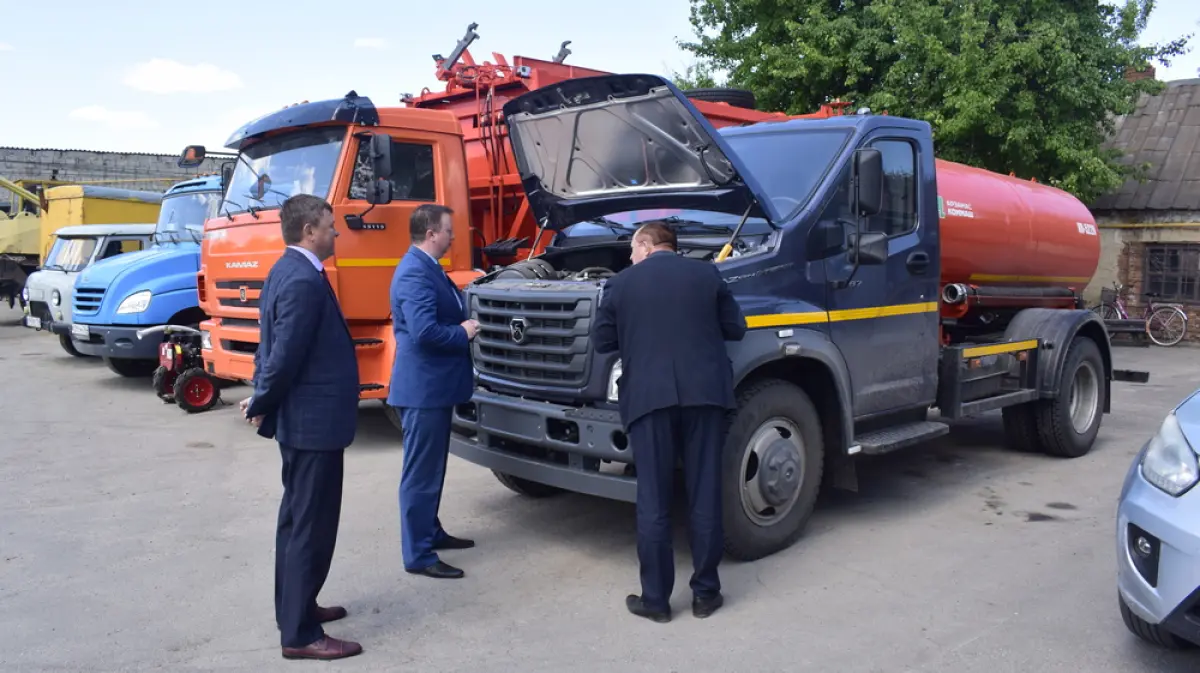 В автопарк Подгоренского коммунального хозяйства приобрели вакуумную  ассенизаторскую машину