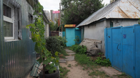 «Не хочу в Шилово». Почему хозяева частных домов против застройки за воронежским цирком