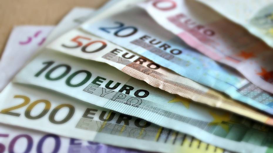 Курс евро поднялся выше 80 рублей 