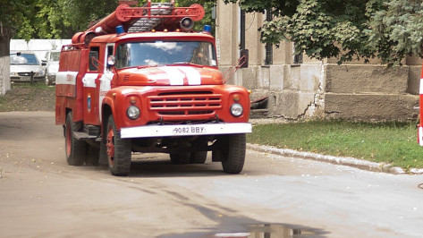 В Воронежской области из-за пожара в пятиэтажке госпитализировали мужчину