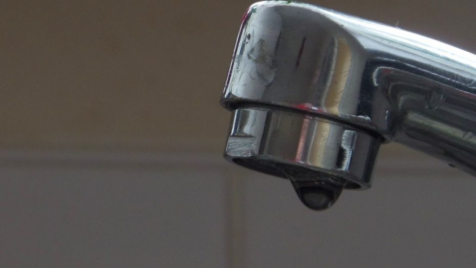 В Воронеже жильцы 25 домов лишились воды из-за коммунальной аварии